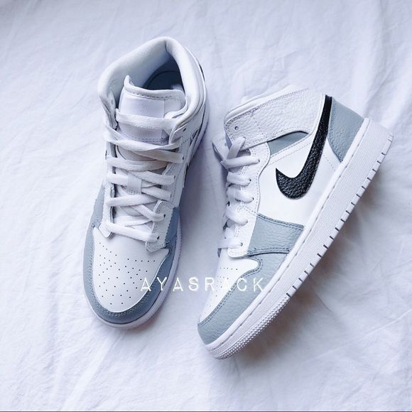 Custom Nike air jordan black and dark gray - Picture 4 of 9